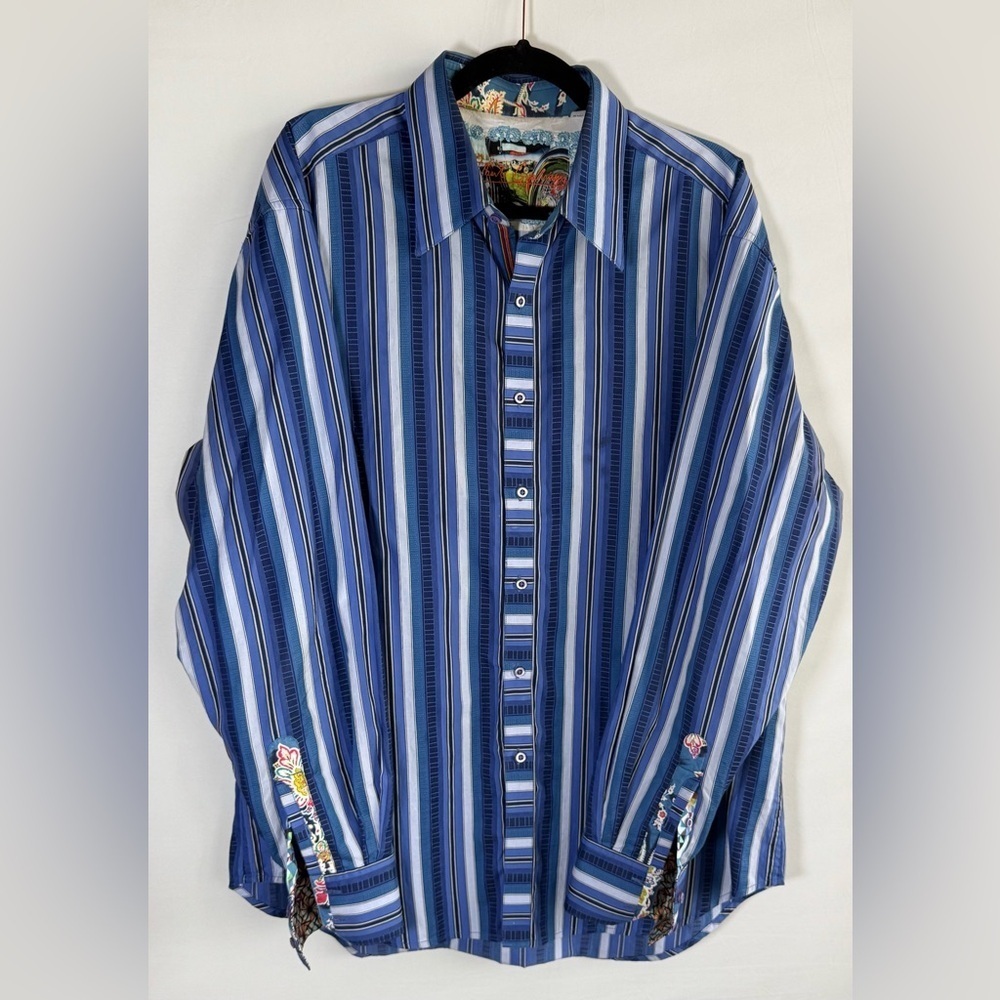 Robert Graham button down shirt • Men’s XL